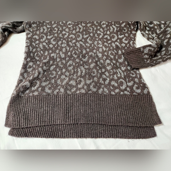 Nine West Animal Print V-Neck Sweater Womens Size S - Picture 5 of 7